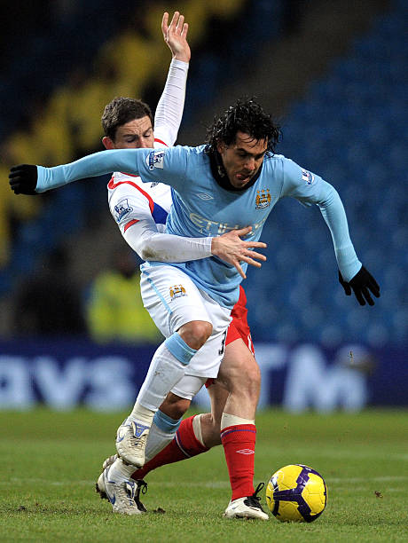 爆炸性的反 爆炸性的反